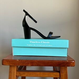 Black strap block heel • size 10 women’s